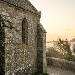un don de 18 000 € contribue significativement à la restauration de la chapelle saint-aubert au mont-saint-michel, préservant ce patrimoine historique exceptionnel.