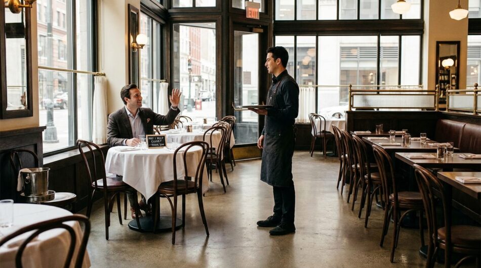 découvrez pourquoi un geste souvent perçu comme utile envers les serveurs au restaurant est en réalité celui qu'ils supportent le moins, pour mieux comprendre et améliorer votre expérience culinaire.