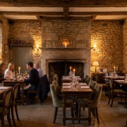 découvrez à eysines une nouvelle adresse gastronomique française unique, installée dans l'ancien presbytère, alliant charme historique et cuisine raffinée.