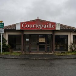 le restaurant courtepaille situé au rond-point des justes à auch ferme ses portes de manière inattendue, mettant fin à une étape importante pour la communauté locale.