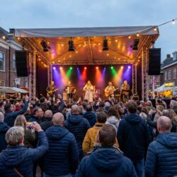 découvrez les journées festives à gestel ce samedi avec des concerts en plein air et un repas champêtre convivial. une ambiance chaleureuse à ne pas manquer pour toute la famille !