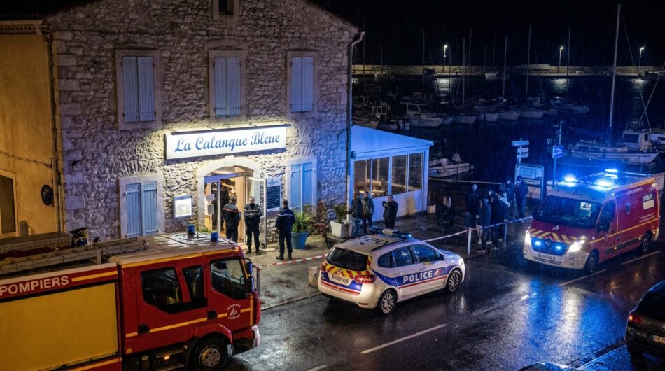 un incendie a touché le restaurant la calanque bleue à sausset-les-pins, entraînant une fermeture temporaire. découvrez les détails de cet événement et les mesures prises.