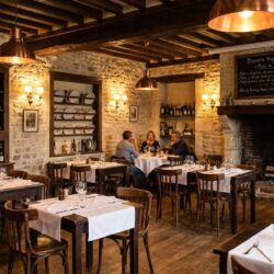 découvrez l'histoire du trotting de vrigny, une institution culinaire incontournable d'argentan, et les secrets de sa fondatrice qui ont façonné cette tradition gourmande.