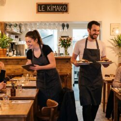 le bar-restaurant le kimako tire un bilan positif six mois après sa réouverture, avec une fréquentation en hausse et une offre culinaire appréciée des clients.