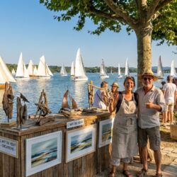découvrez l'exposition artistique à la régate de léran, mettant en lumière deux créateurs passionnés dans une rencontre unique.