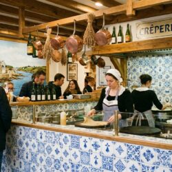 découvrez la métamorphose d'un restaurant emblématique devenu une charmante crêperie dans cette commune, alliant tradition et nouveauté pour une expérience culinaire unique.