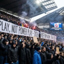 tebas demande la démission d'infantino dans l'affaire de la vente de la coupe du monde, malgré l'abandon du projet controversé.