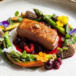 découvrez r de saveurs à aire-sur-la-lys, un bistro unique où chaque plat raconte une histoire et révèle l'identité locale à travers des saveurs authentiques et raffinées.