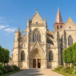 découvrez la renaissance spectaculaire des façades de cette église emblématique de seine-et-marne, après une rénovation monumentale qui révèle leur splendeur historique au grand jour.