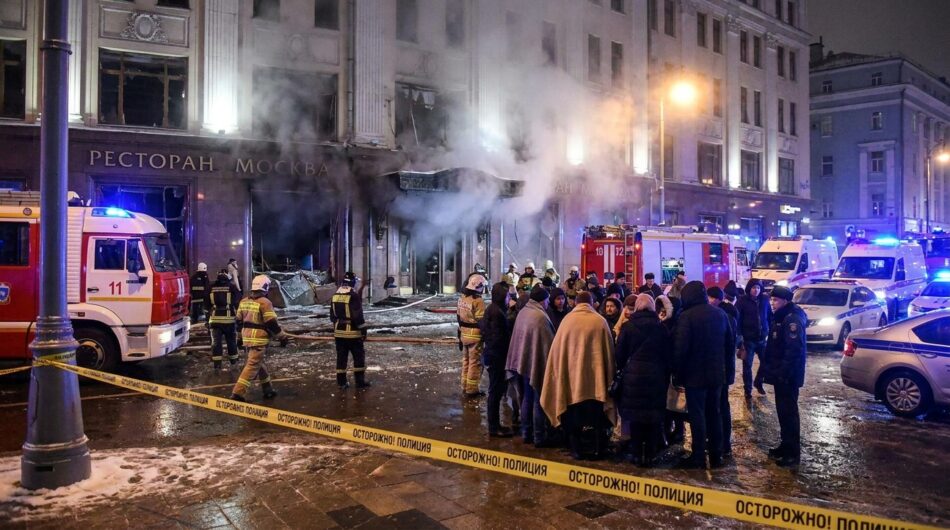 un attentat a eu lieu en russie hier soir, faisant au moins trois morts et 21 blessés dans un violent incident. suivez les dernières informations sur cet événement tragique.