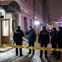 explosion dans un restaurant à moscou : le maire déclare l'incident comme un acte terroriste, faisant état de l'enquête en cours et des mesures prises pour assurer la sécurité.