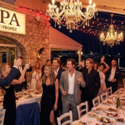 découvrez la tradition annuelle de m. pokora et christina milian à saint-tropez, un moment privilégié alliant charme et convivialité dans un cadre idyllique.