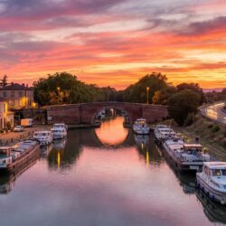 trente ans après son inscription à l'unesco, le canal du midi près du port-lauragais fait face à des débats passionnés, mêlant valorisation de ce trésor patrimonial et défis actuels à relever.