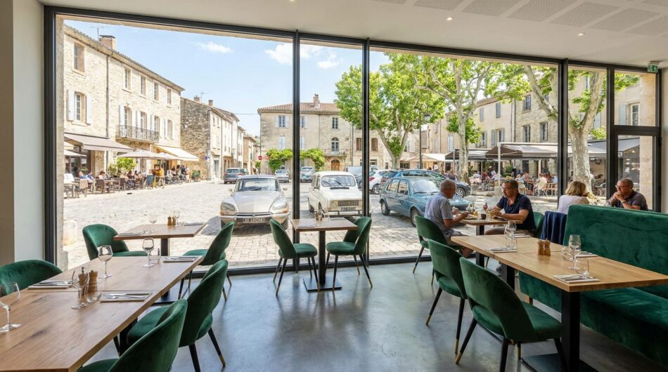 après avoir participé au mythique circuit des 24 heures du mans, yves se lance un nouveau défi en reprenant un autre restaurant, alliant passion pour la course et gastronomie.