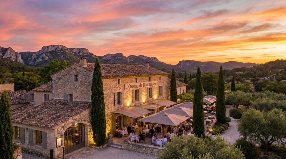 découvrez la vente historique de baumanière : l'oustau, le célèbre restaurant de glenn viel (top chef), qui change de propriétaire. un tournant majeur dans l'histoire de cette adresse renommée.