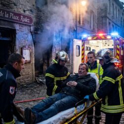 un homme de 56 ans a été hospitalisé suite à un incendie survenu dans un restaurant à rodez. découvrez les détails de cet accident.