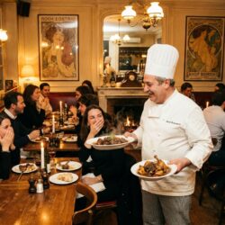 découvrez le parcours du chef eduardo gonzález, qui après avoir séduit les gourmets du restaurant de marion cotillard, entame une nouvelle aventure culinaire pleine de saveurs inédites.
