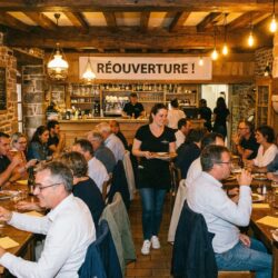 après 14 mois de silence, le tavaillon s'apprête enfin à rouvrir ses portes, avec une impatience à son comble. découvrez les nouveautés et préparez-vous à revivre des moments uniques dans ce lieu emblématique.